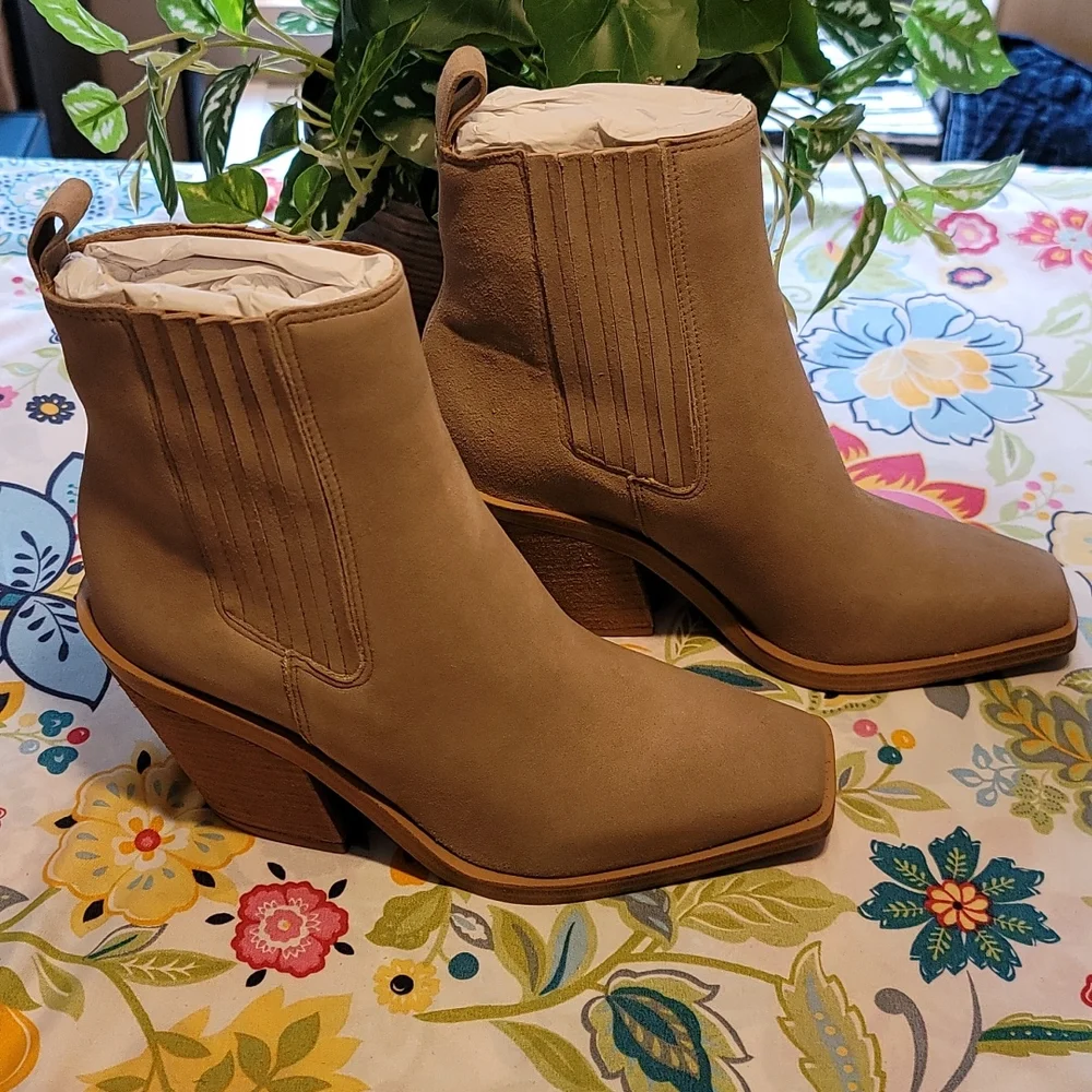 VINCE CAMUTO Beige Ackella Bootie Size 10 - Picture 4 of 4